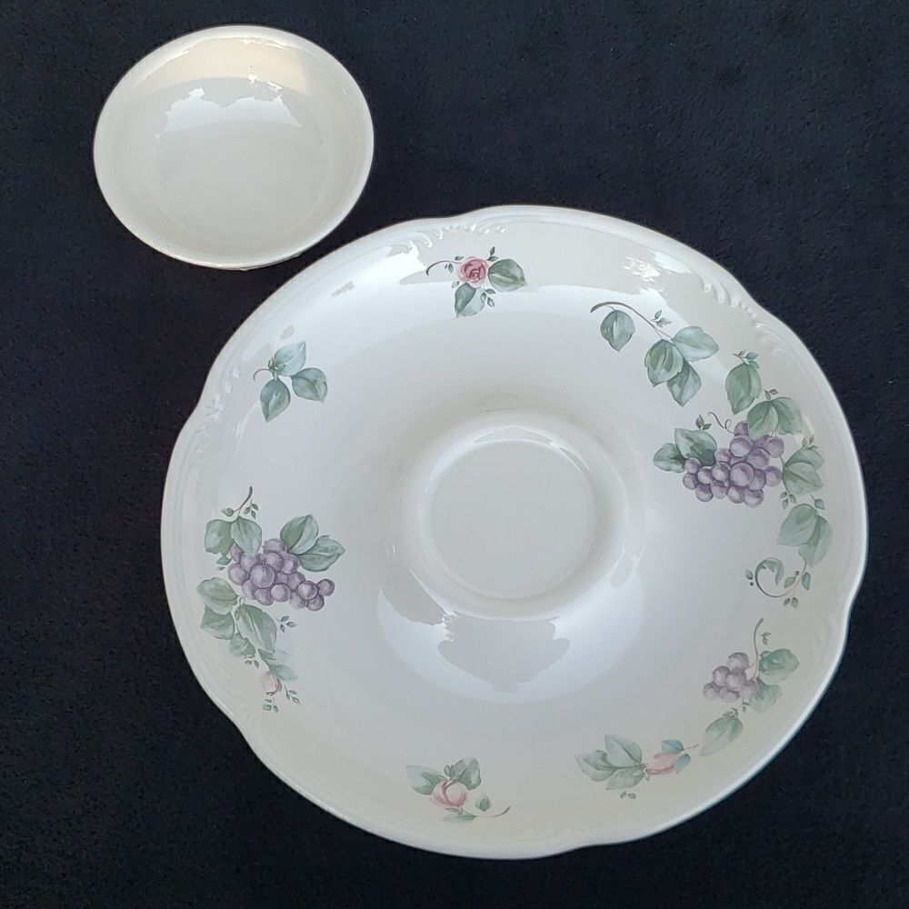 Beautiful Vintage Pfaltzgraff Ceramic Chip / Veggie & Dip Set Grapes Roses